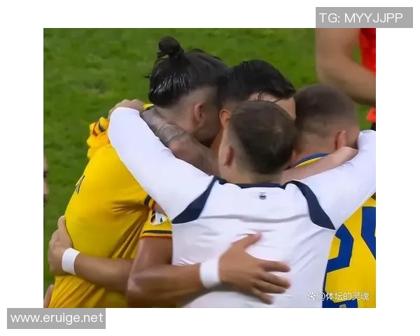 惊呆!比赛结束哨声一响,两队球员瞬间变亲密好友,死斗变团结 惊呆!比赛结束哨声一响,两队球员瞬间变亲密好友,死斗变团结